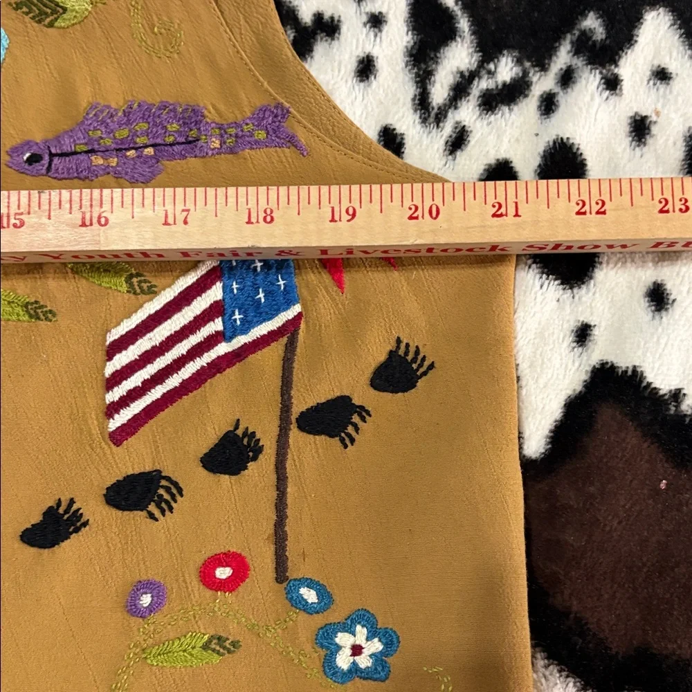 Double D Ranch Vintage Tan Vest with Embroidery; Size M - Picture 12 of 14